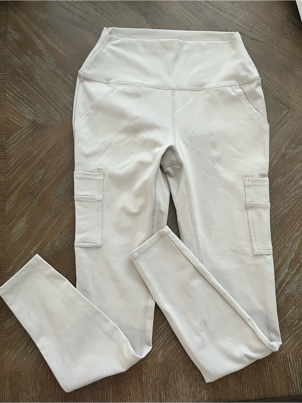 Avalanche Cargo Leggings in Light Cream